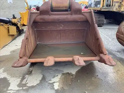 2011 Caterpillar 374DL in Heavy Equipment in Laval / North Shore - Image 9