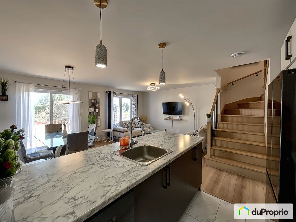 $489,900 - 2 Storey for sale in Huntingdon — photo 2