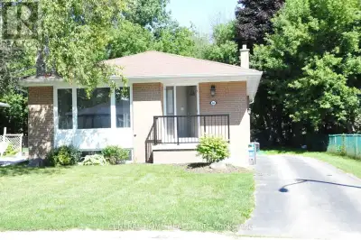 3 Bedroom Bungalow With Air Condition, Furnace, Washer And Dryer In Aurora Neighbourhood. Walkout To...