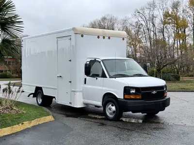 2008 Chevrolet Express 3500 Cube Van Tommy Power Lift Gate Side Door with Stair Entrance Radio AM/FM...