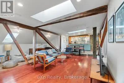 Fully furnished short-term rental available December 1-28, and again from February 1-May 31. This br...