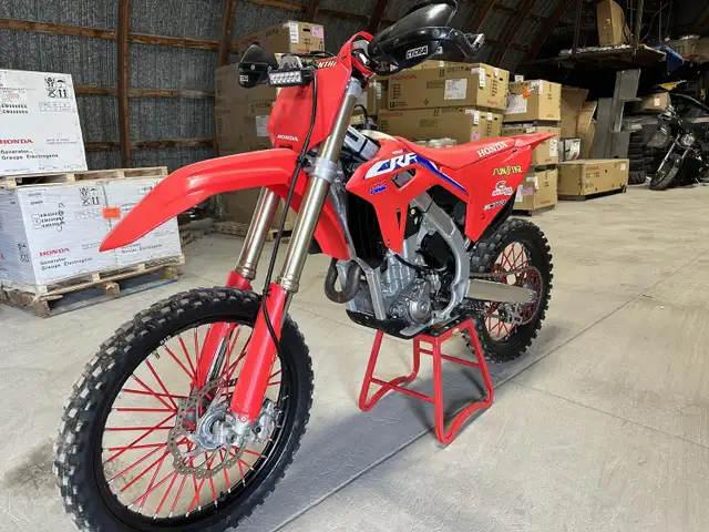 2022 Honda CRF 450R in Dirt Bikes & Motocross in Ottawa - Image 2