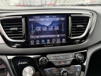 AUCUN DOSSIER DE DOMMAGE Ce Pacifica est équipé de : GPS, Demarreur à distance, Bluetooth, Cruise, P... (image 8)