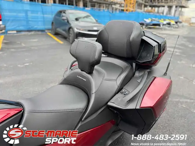 2023 Can-Am Spyder RT Limited in Street, Cruisers & Choppers in Longueuil / South Shore - Image 9
