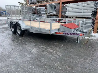 VEND: Remorque Cargo fermer 1 simple essieu ou 2 double essieux tandem fermée ferme pied enclosed tr...