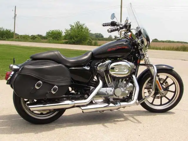 2013 Harley-Davidson Sportster XL883L Superlow in Street, Cruisers & Choppers in Leamington - Image 4