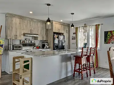 Quadruplex haut de gamme 2021 4 garages intégrés Produit rare à Drummondville Immeuble à revenus con...