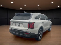 Price includes $1,000 finance credit. Price does not include fees or taxes. The 2022 Kia Sorento 2.5... (image 5)