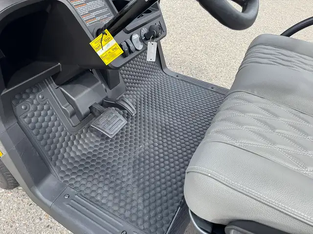 2025 EZGO Freedom RXV Elite LITHIUM-golf cart in ATVs in Vernon - Image 17