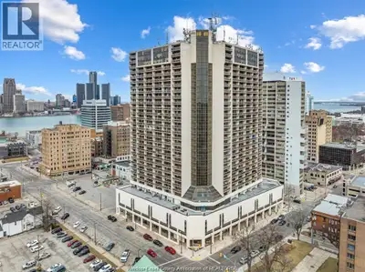 Located in the the heart of the City. Close to restaurants, public transport, schools and great amen...