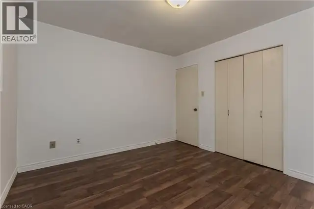 3196 CENTENNIAL Drive Burlington, Ontario in Houses for Sale in Oakville / Halton Region - Image 22