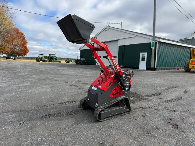2026 AGT Industrial 1 Ton Stand On Gas Skid Steer (Tracked & Whe in Heavy Equipment in Ottawa - Image 3