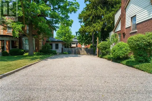 275 CUMBERLAND Avenue Hamilton, Ontario63005673434369124