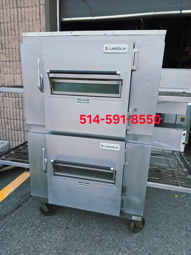 Lincoln Conveyor Pizza Oven / Four a Pizza Convoyeur in Industrial Kitchen Supplies in City of Toronto - Image 3