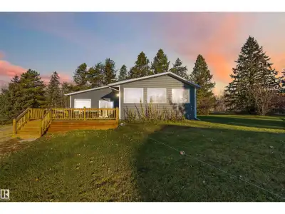 Lake View with the Country feel. Welcome to an Animal ready Acreage within an hour of the City. This...