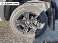 Unleash serious power and standout style with the 2022 Ram 1500 Classic Warlock, resplendent in Cera... (image 9)