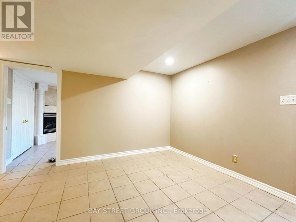 BSMT - 77 GREENBANK DRIVE Richmond Hill (Jefferson), Ontario 4
