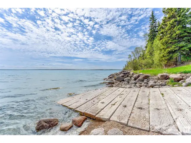 2202 28 ST Cold Lake, Alberta in Houses for Sale in Edmonton - Image 7