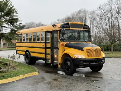 2013 International 4300 2013 International Bus 35 Passenger including driver Hydraulic Brakes Automa...