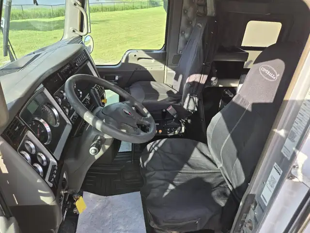 2014 KENWORTH T800 in Heavy Trucks in Saskatoon - Image 31