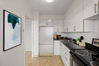 1 Bed, 1 Bath, Air-Conditioned, Recently Renovated Kitchen with Stainless Steel Appliances, Amazing... (image 3)