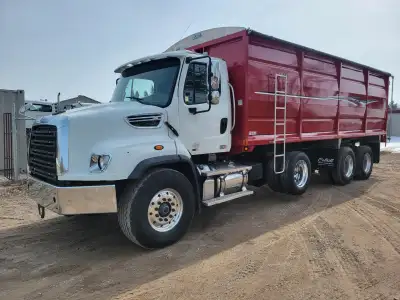 2014 Freightliner 114SD, Detroit DD13 430hp, 4500RDS Allison automatic transmission. 20K front, 20K...