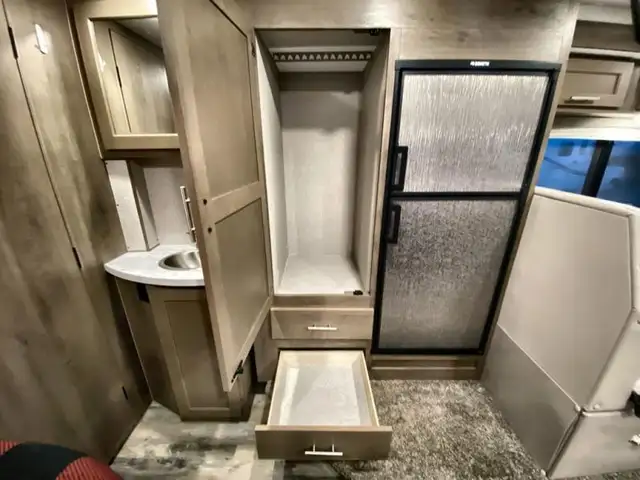 2024 Adventurer LP Class C Adventurer 24DS in RVs & Motorhomes in Abbotsford - Image 12