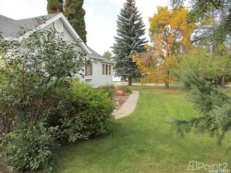 210 Maple ROAD E in Houses for Sale in Nipawin - Image 4
