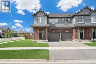 59 Lymbuner is Beautiful Corner Unit Townhome in the heart of Fonthill offering the privacy and feel...