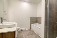 Renovated Akelius two bedroom apartment for rent. Located near Sauvé in the Ahuntsic neighborhood, M... (image 5)