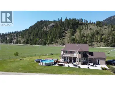 Welcome to the Christian Valley! 2 HOMES!! Over a km of riverfront on this 93 acre farm. Bring your...