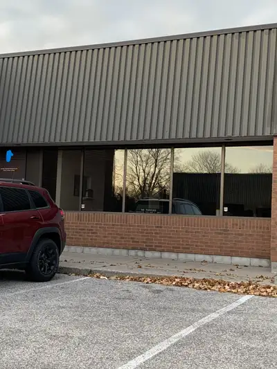 Prime Commercial Space for Lease – Ideal for Office and Warehouse Use! Discover this versatile 2,500...