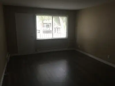 Renovated 1 Bedroom Apartments Off Whyte Ave! Only Pay Power!