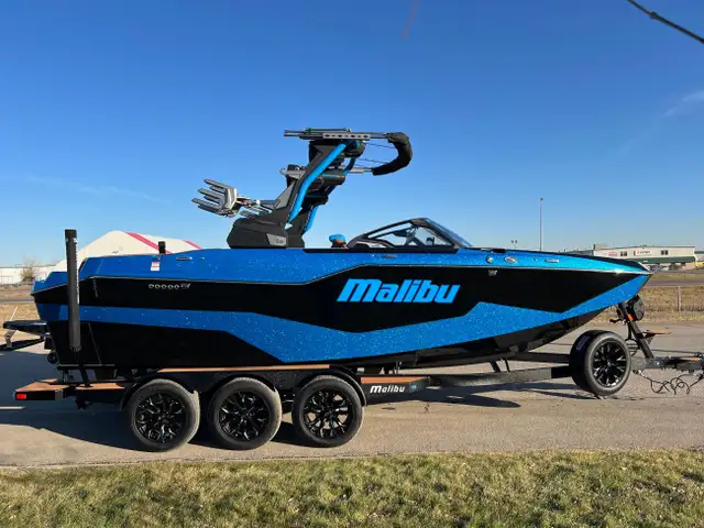2025 Malibu M230 in Powerboats & Motorboats in Saskatoon - Image 2