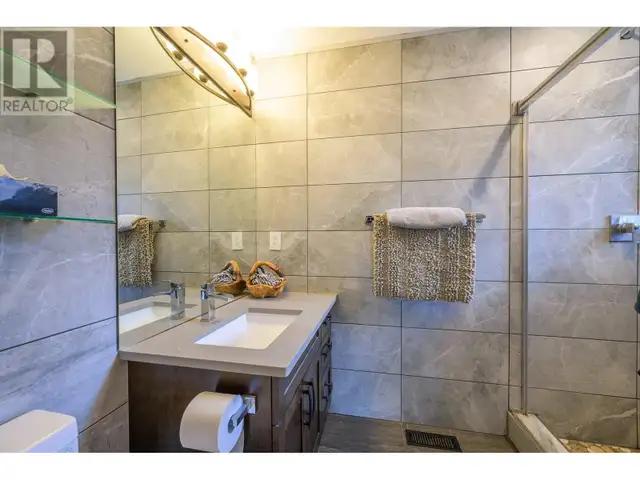 2401 FAIRWAYS Drive Sun Peaks, British Columbia in Houses for Sale in Kamloops - Image 22