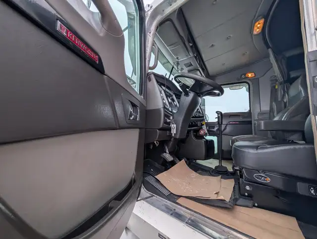 2016 KENWORTH T800 in Heavy Trucks in Kamloops - Image 28