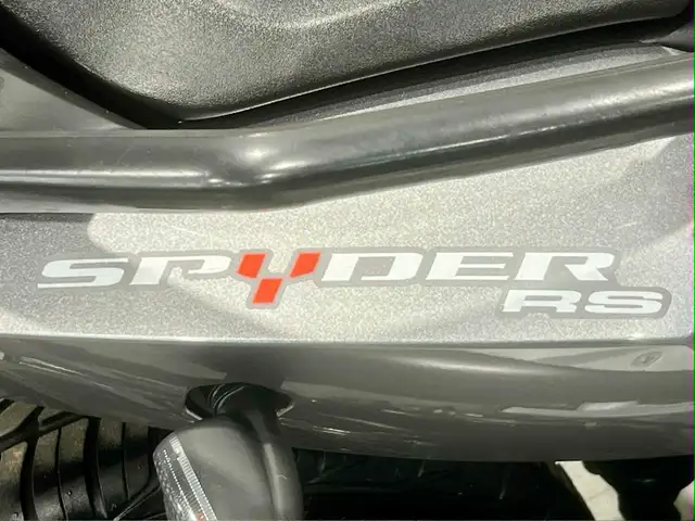 2013 BRP CAN-AM SPYDER RS SM-5 (MANUAL) + ONLY 30622 KM + WINDSH in Other in Ottawa - Image 10