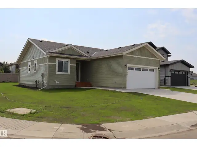 4301 Cedar Drive Wetaskiwin, Alberta in Houses for Sale in Edmonton - Image 3