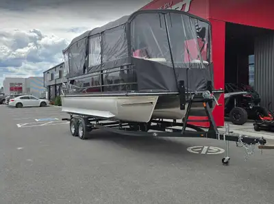 Nouveau modèle 2025 !! Ponton 22 pieds 3 quilles Suncatcher Fusion 322C 2025 avec moteur Yamaha F150...