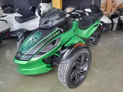 BRP RS-S SM5 RS-S (SM5) 2013 Can-Am Spyder RS-S 2013 Manuel 25 899 km À vendre Can-Am Spyder RS-S 20...