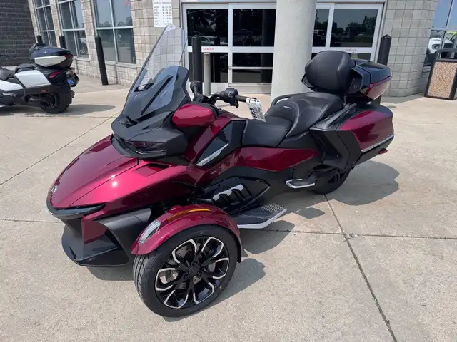 2025 Can-Am Spyder RT Limited in Sport Touring in Norfolk County - Image 8