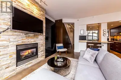 THA 1199 MARINASIDE. CRESCENT Vancouver, British Columbia