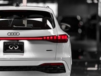 The 2025 Audi Q5 Progressiv marks the debut of the third-generation model, featuring a complete exte... (image 5)