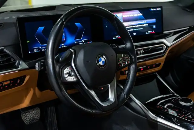 2023 BMW 3 Series 330i xDrive | Premium Amélioré | Cockpit in Cars & Trucks in City of Montréal - Image 15