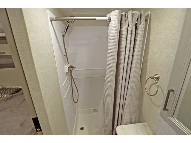 2022 Thor Motor Coach Hurricane 35M Classe A VR / RV 1.5 SDB + F in RVs & Motorhomes in Laval / North Shore - Image 24