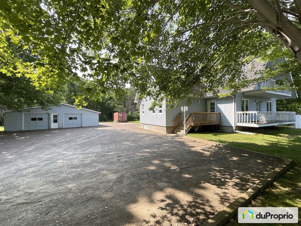 $514,000 - 2 Storey for sale in Chicoutimi (Laterrière) — photo 1