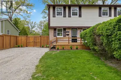 Fully updated home on a mature lot with no rear neighbours. Walking distance to schools, park, YMCA,...