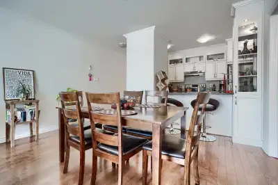 Magnifique Condo meublé 1 chambre fermée semi sous-sol Air climatisé En face du Parc lafontaine Libr...
