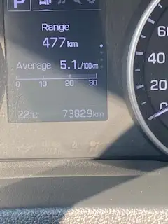 2017 Hyundai Elantra - Only 73,000 kms dans Autos et camions dans Moncton - Image 7
