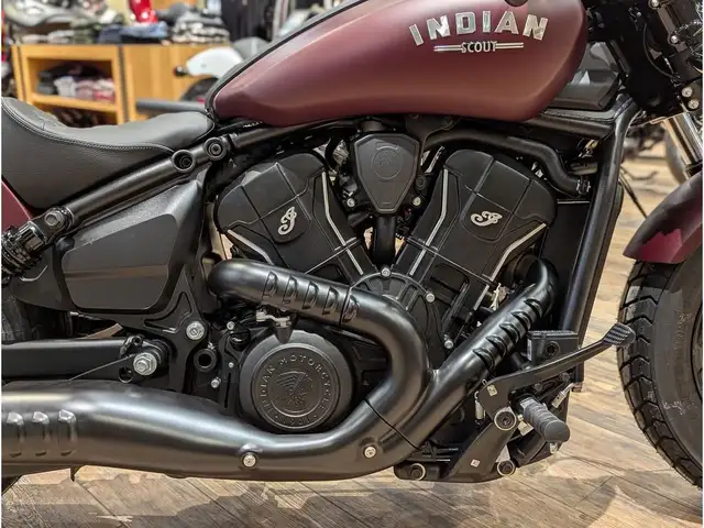2026 Indian Motorcycle Scout Bobber // Maroon Metallic Smoke in Street, Cruisers & Choppers in Winnipeg - Image 7